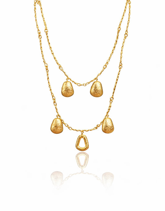 Rita Harb in " The Gravìta Necklace"