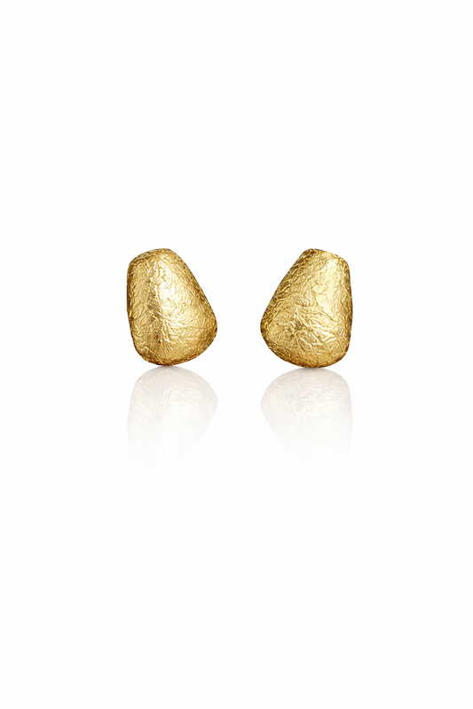 Rania Mansour in the "Gravíta Earrings"
