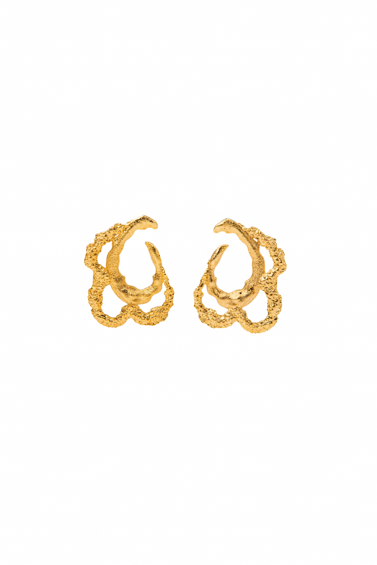 Yosra El Lozy in the "The Golden Corals Earrings"