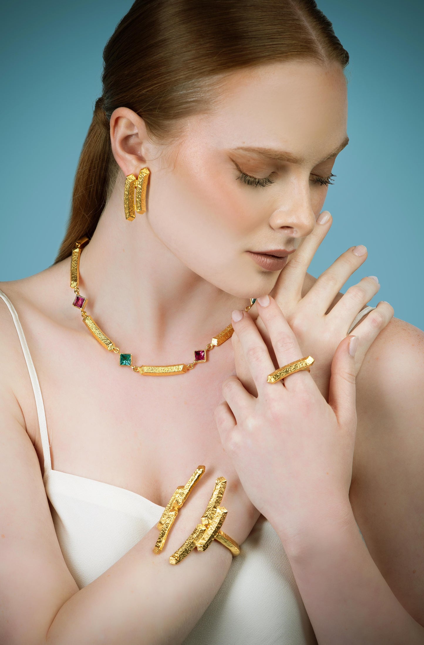 The TWIN PULL Bracelet