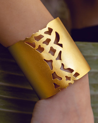 The Chaotic Peace Cuff